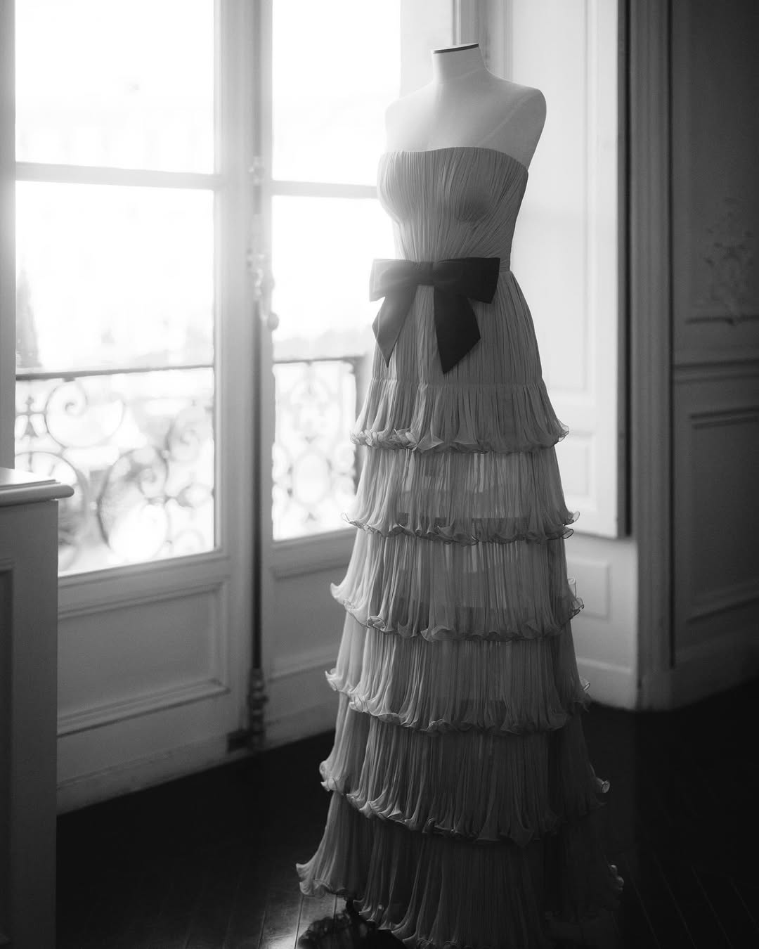 The dress Apple Martin wore at the Le Bal des Débutantes in Paris, from a post dated December 1, 2024 | Source: Instagram/maisonvalentino