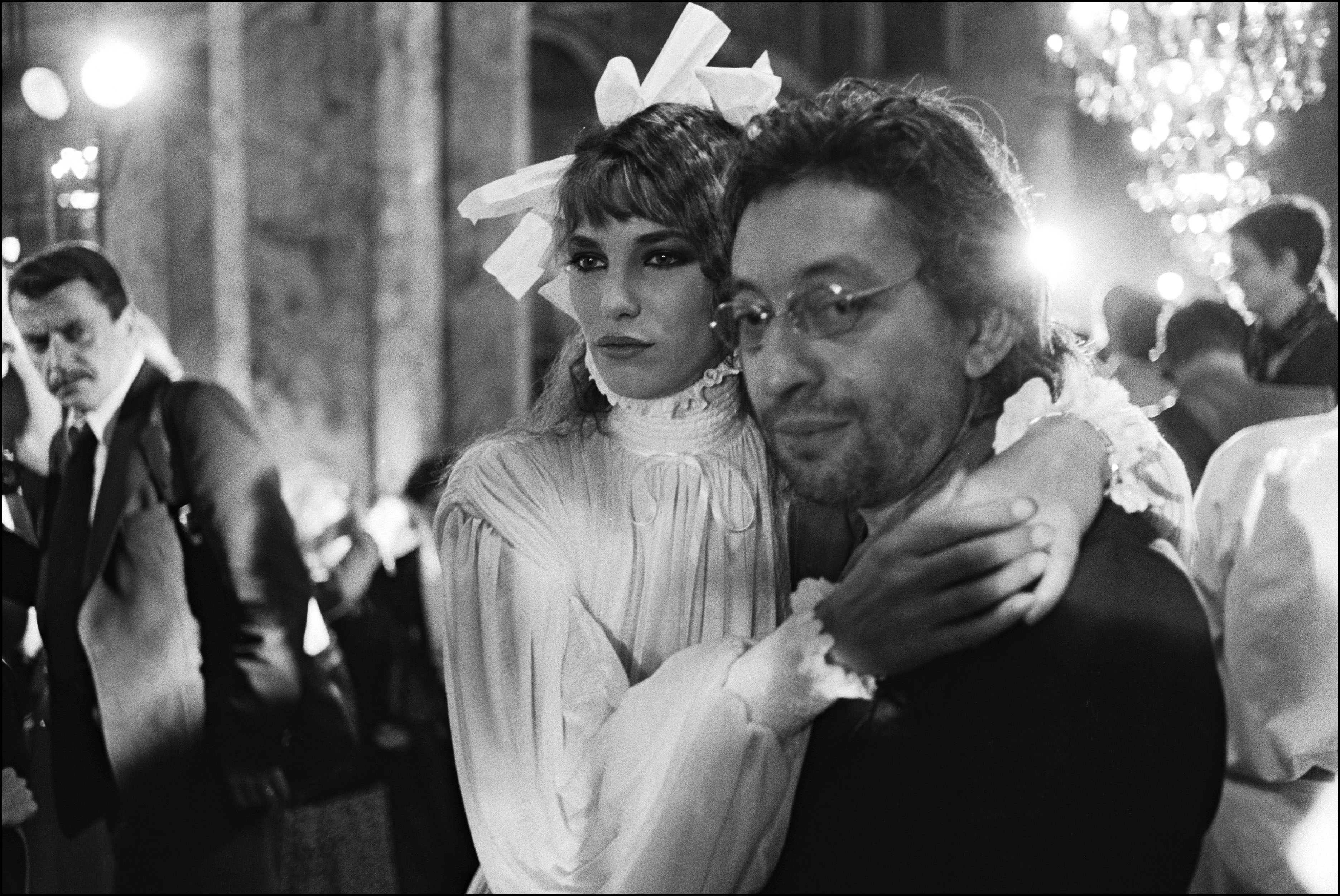 Jane Birkin and Serge Gainsbourg in France on July 28th, 1977. | Source: Getty Images