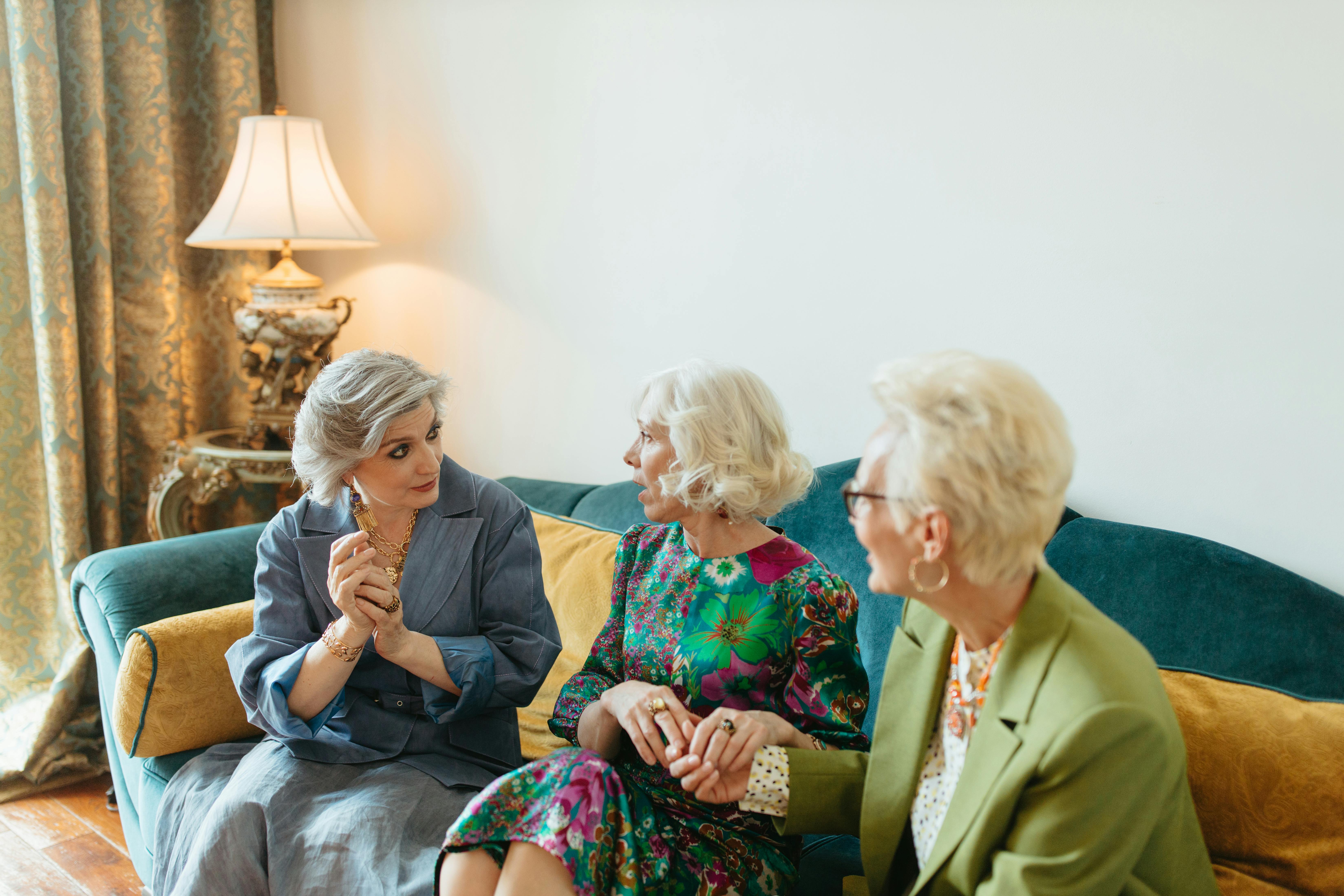 Elderly women sitting on a sofa | Source: Pexels