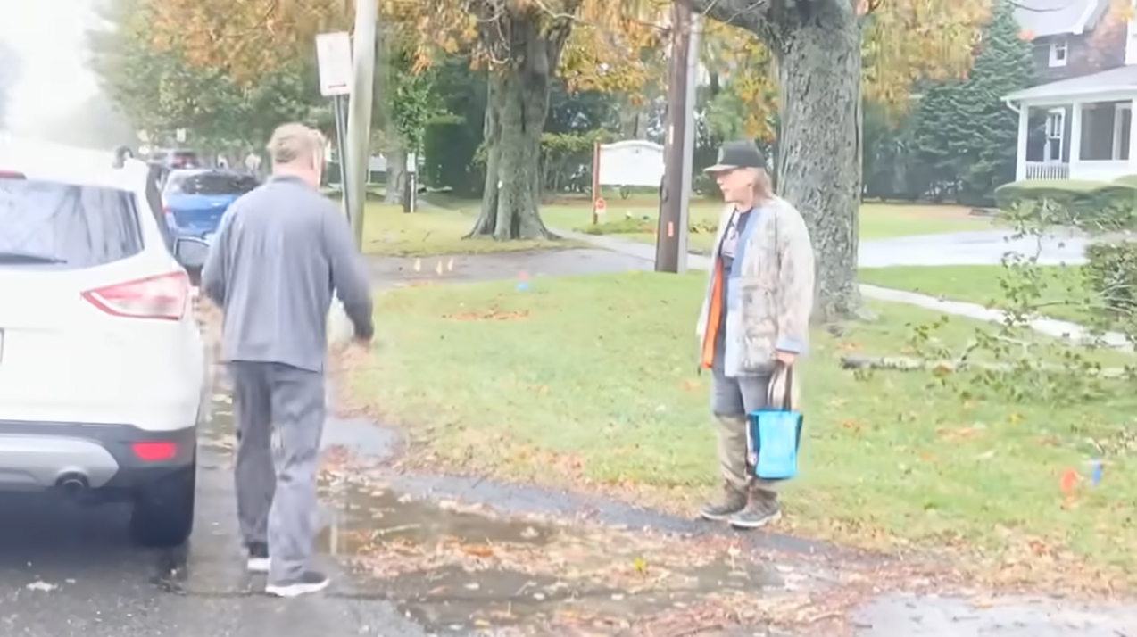 Stephen and Alec Baldwin leave the crash site, from a video dated October 14, 2025 | Source: YouTube/@nypost