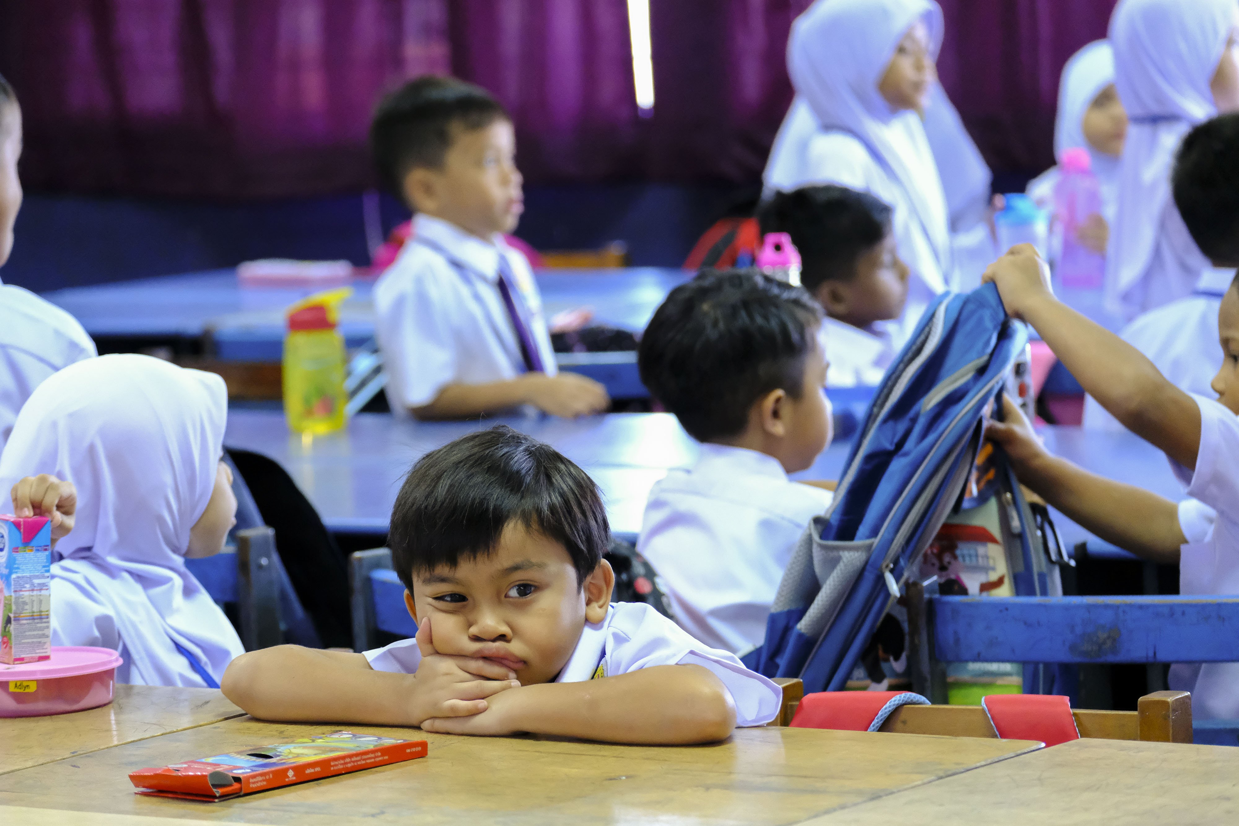 A year one pupils seen in class during the first day of school at Sk Seri Pristana. Malaysia school student have start their first day of school on 2th January 2020.|Photo: Getty Images