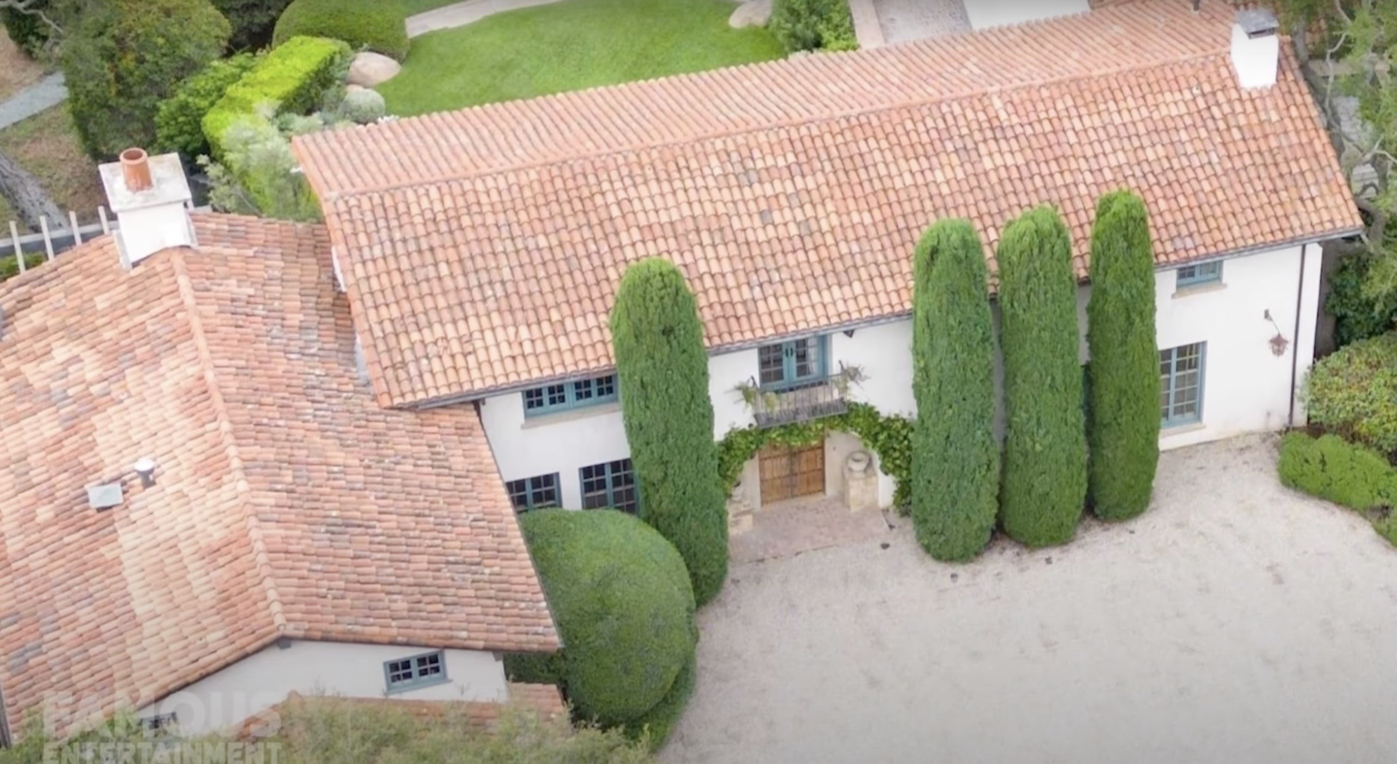Jennifer Aniston's Montecito home | Source: Youtube.com/Famous Entertainment