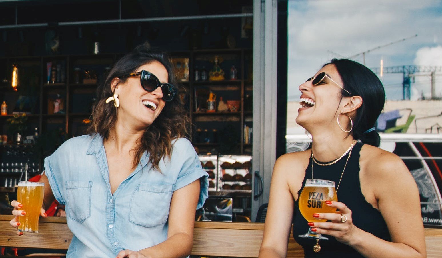 People at the restaurant started laughing at the woman. | Source: Pexels