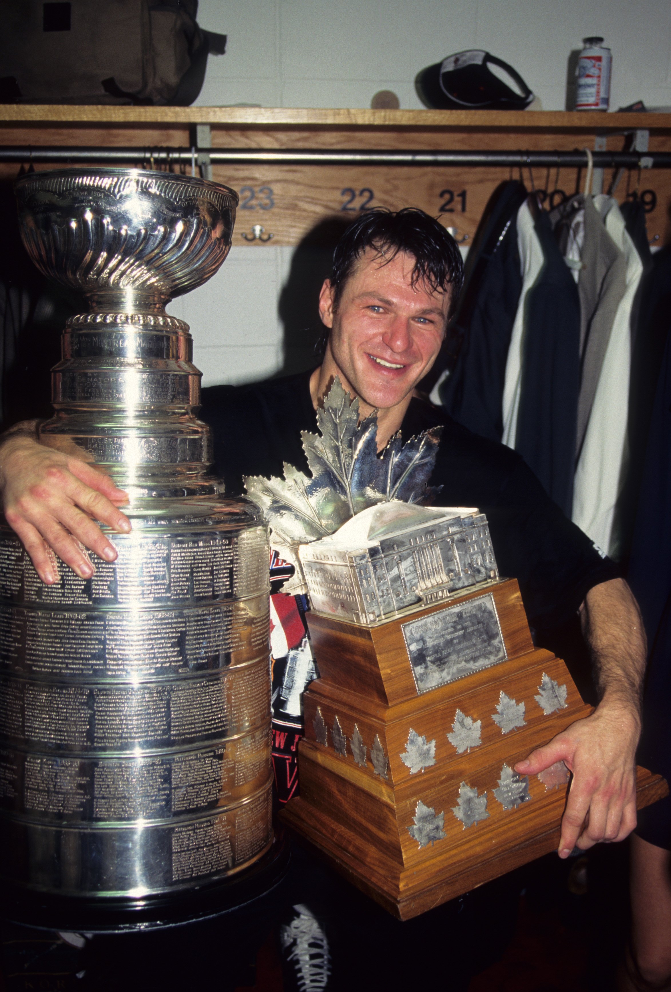 Claude Lemieux celebrates after winning the Stanley Cup playoffs against the Detroit Red Wings on June 24, 1995 | Source: Getty Images