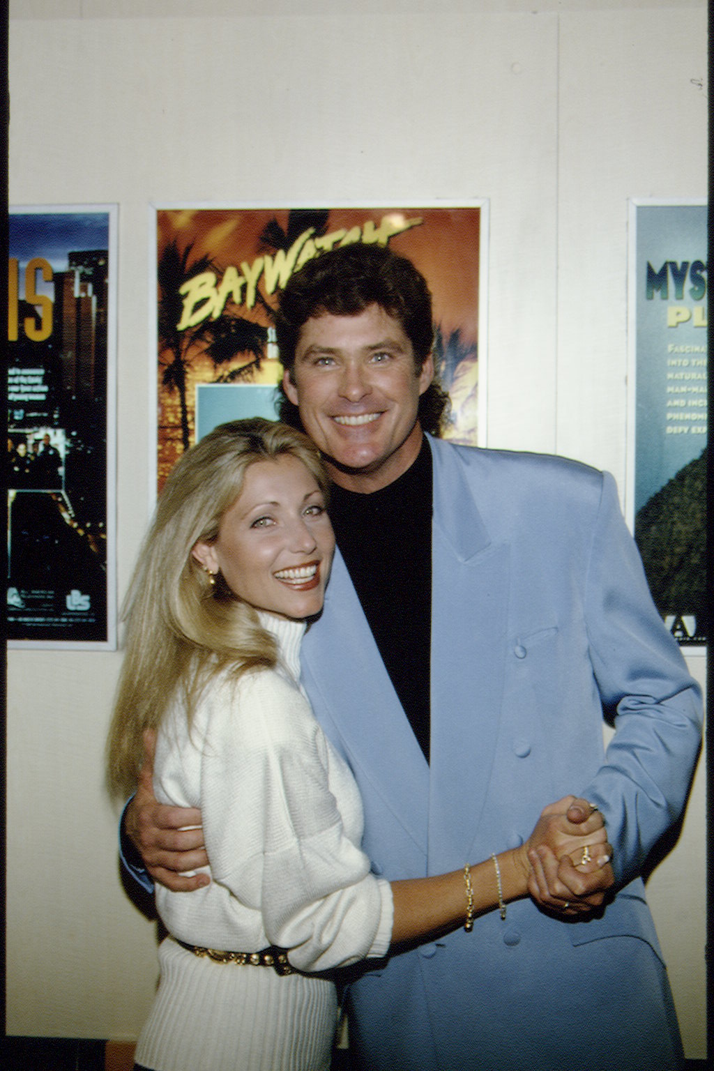 Pamela Bach-Hasselhoff and David Hasselhoff are pictured on April 1, 1994 | Source: Getty Images