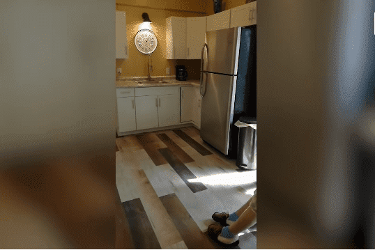 Die neue Wohnung | Quelle: YouTube/Caters Clips