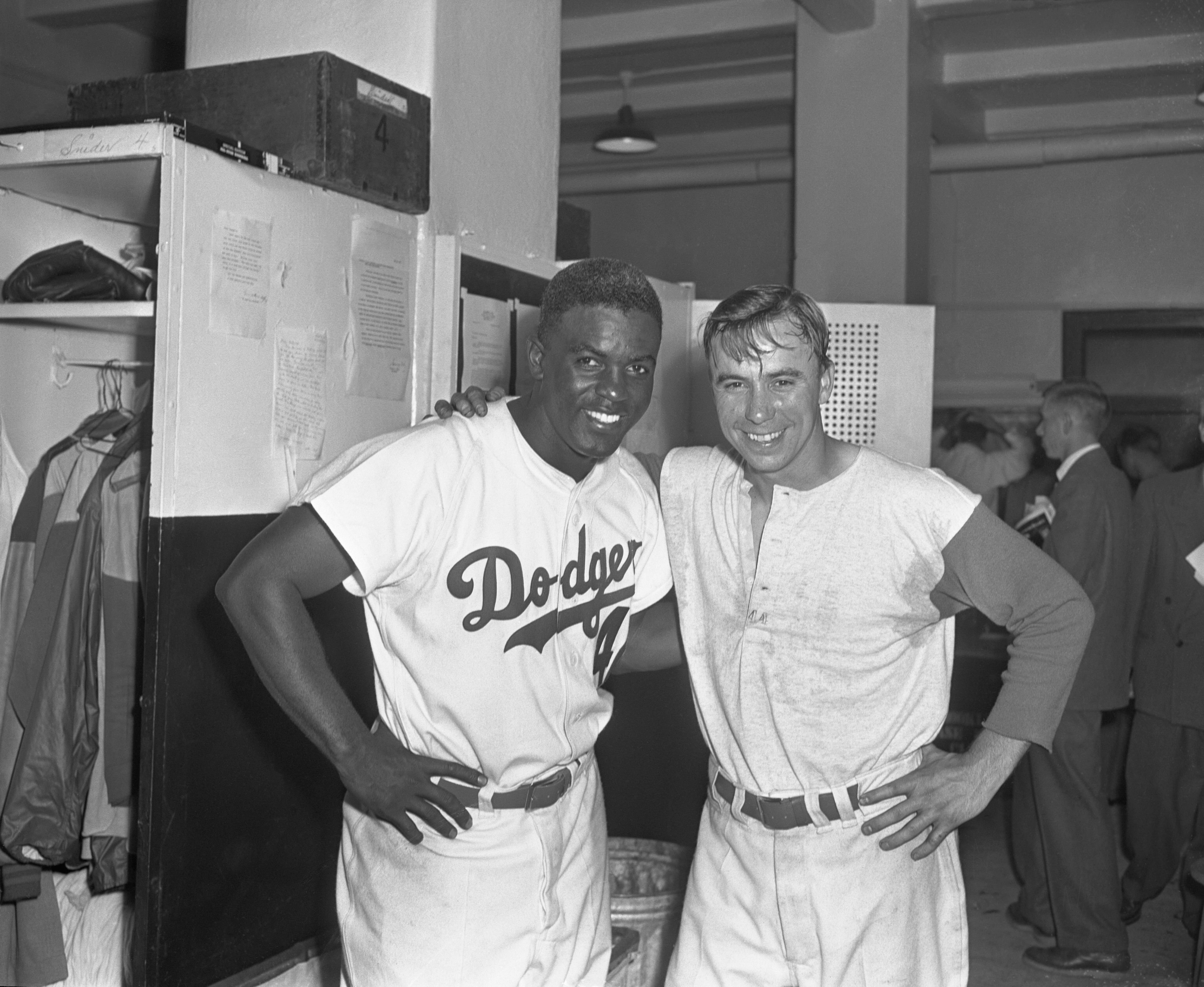 Jackie Robinson and Pee Wee Reese after Game 1 of the 1952 World Series | Source: Getty Images