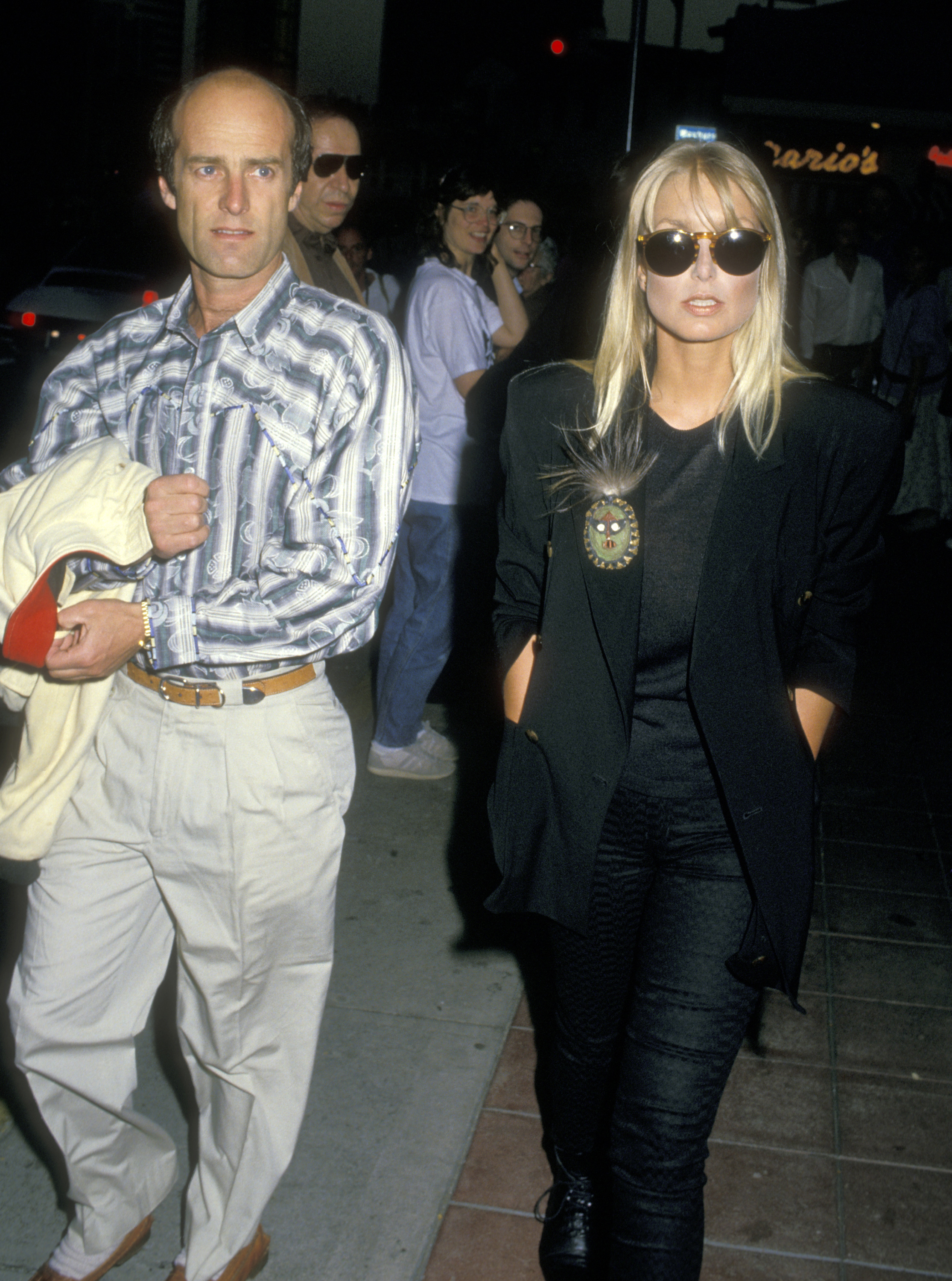 Harry Brittenham and the actress in Los Angeles, California, on May 12, 1988 | Source: Getty Images