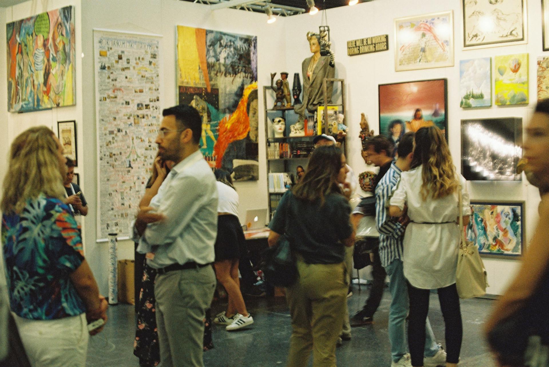 People in an art gallery | Source: Pexels