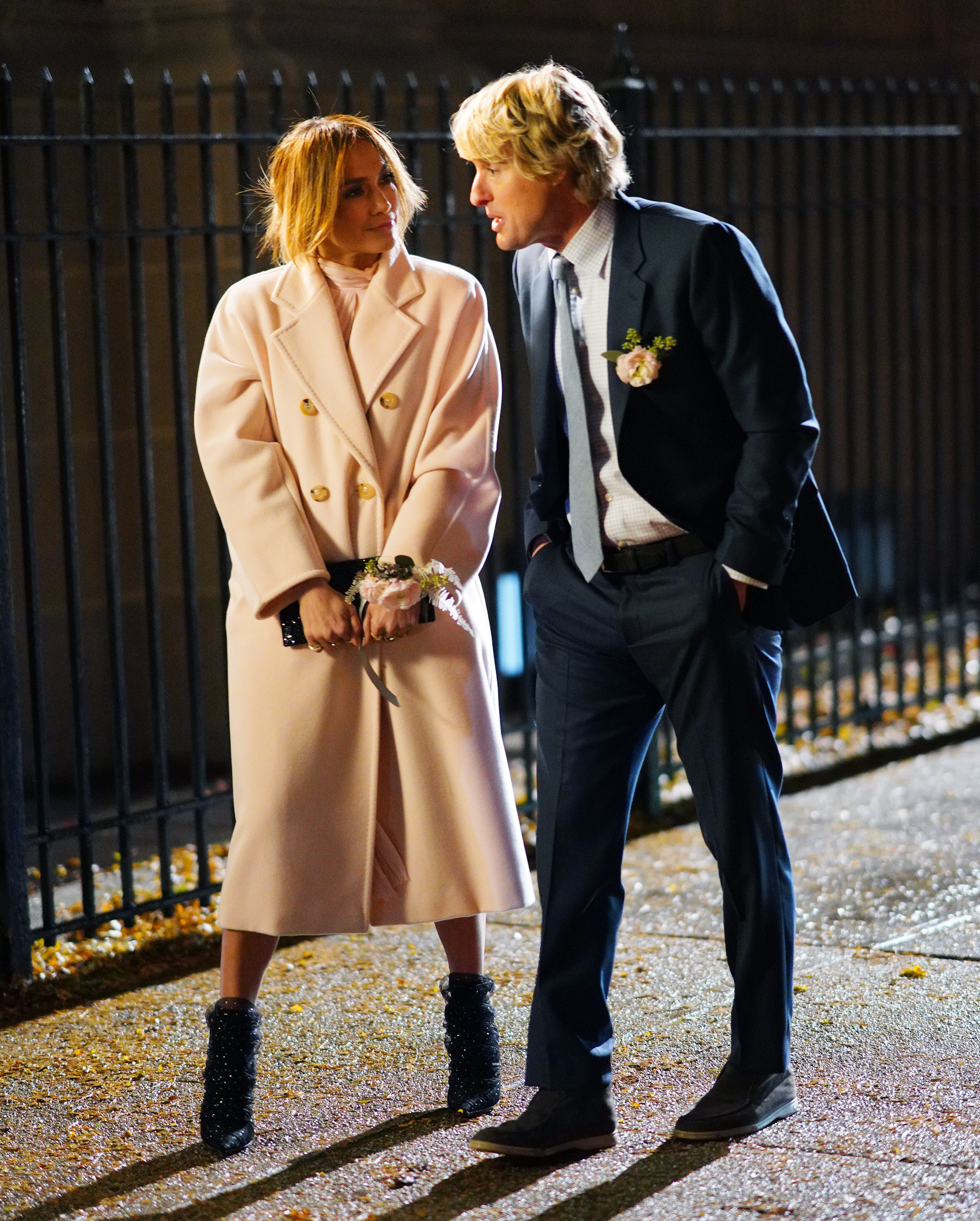Jennifer Lopez and Owen Wilson film a scene for "Marry Me" on November 15, 2019 | Source: Getty Images