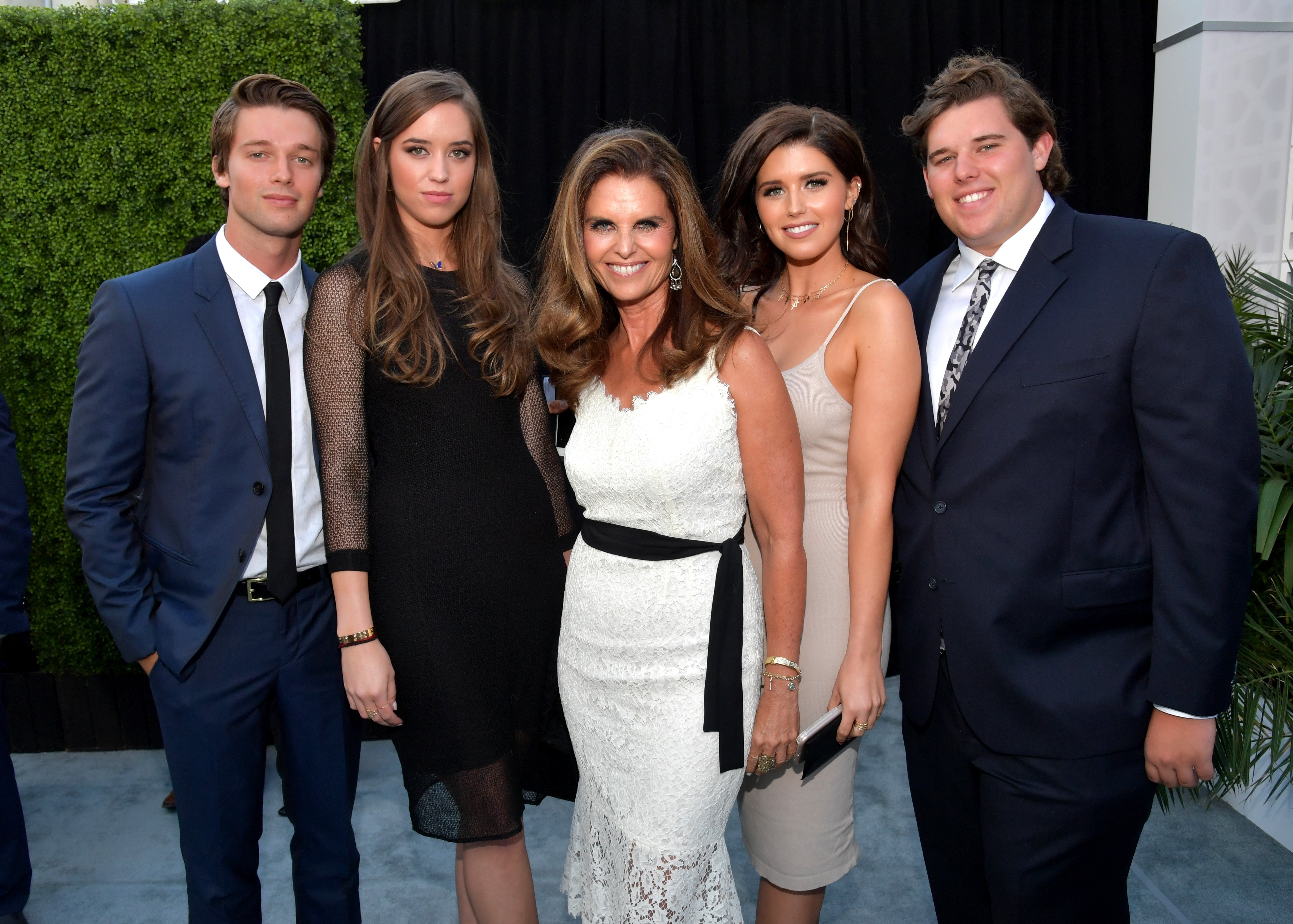 Patrick Schwarzenegger, Christina Schwarzenegger, Maria Shriver, Katherine Schwarzenegger, and Christopher Schwarzenegger at The Comedy Central Roast of Rob Lowe on August 27, 2016, in Los Angeles | Source: Getty Images