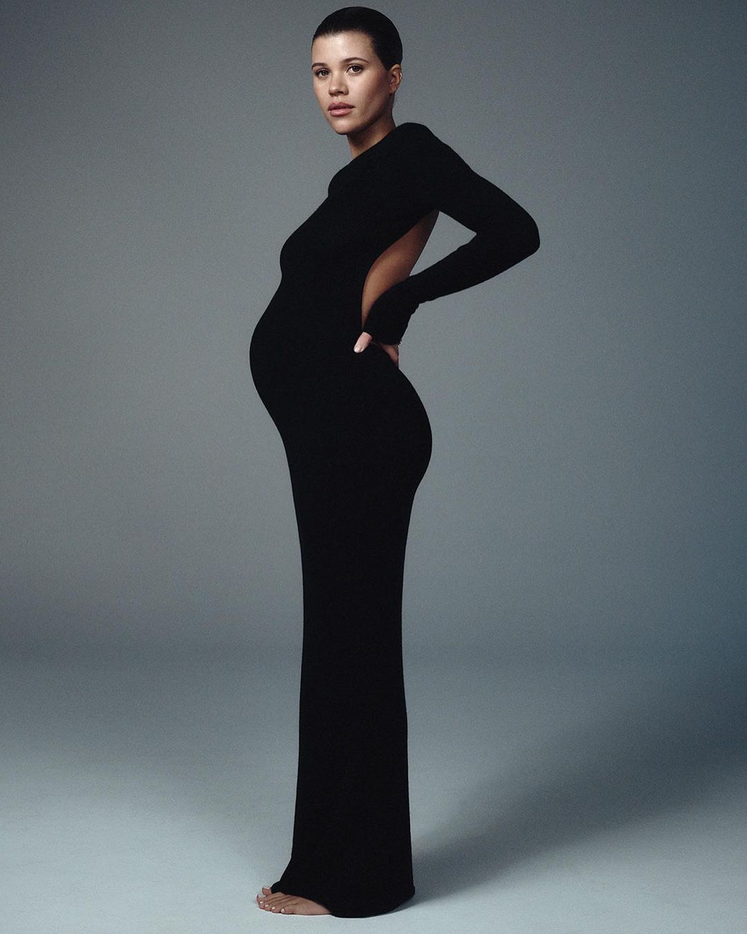 ofia Richie Grainge's baby bump shoot from an Instagram post dated January 25, 2024 | Source: Instagram/voguemagazine/