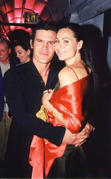 Minnie Driver and Josh Brolin in Los Angeles, California, United States in 2000. | Photo: Getty Images