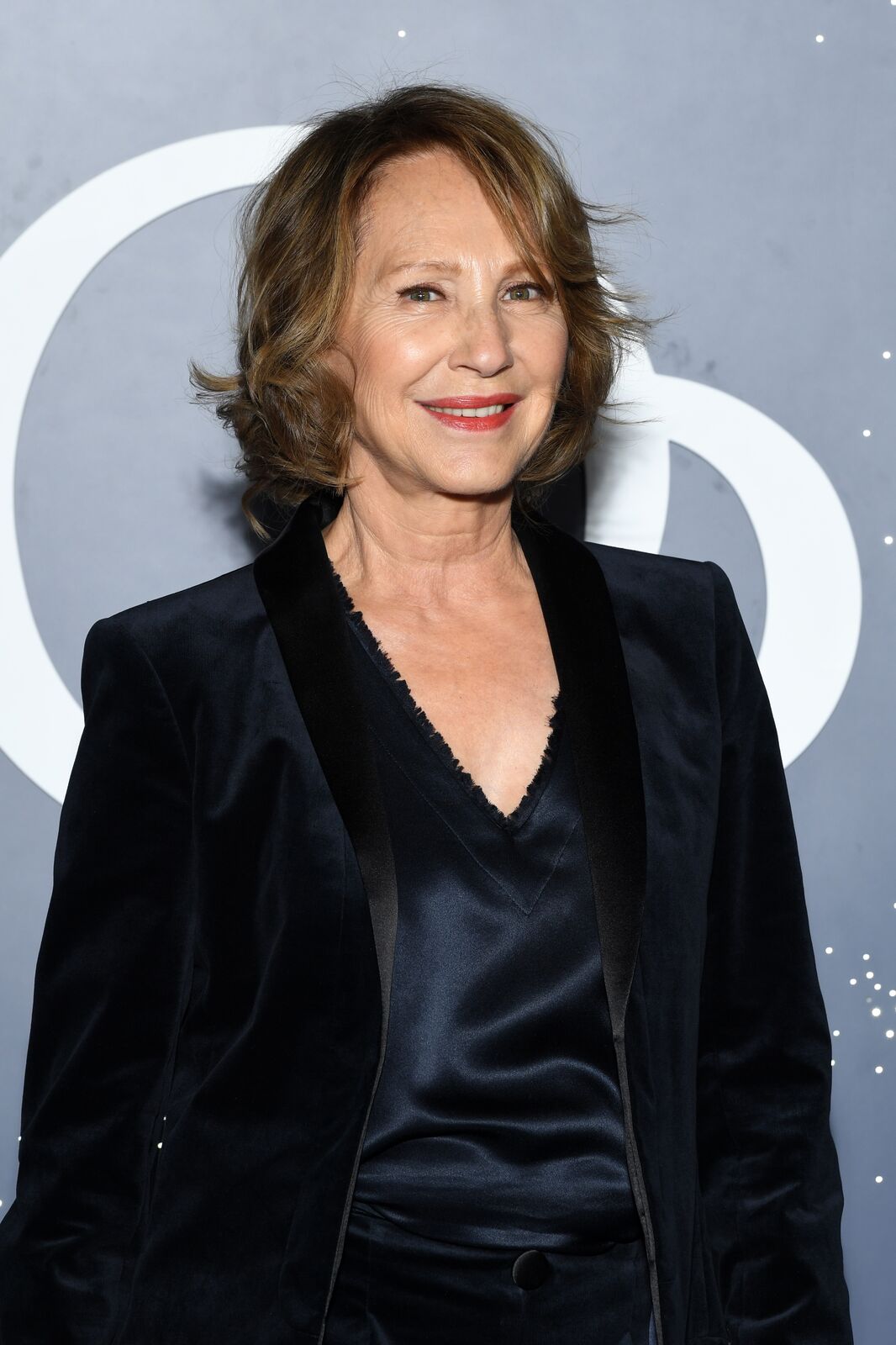 Nathalie Baye assiste à la saison d'ouverture du Gala du Ballet de l'Opéra de Paris dans le cadre de la Fashion Week de Paris Printemps / Été 2019 à Paris, France. | Photo : Getty Images Nathalie Baye assiste à la saison d'ouverture du Gala du Ballet de l'Opéra de Paris dans le cadre de la Fashion Week de Paris Printemps / Été 2019 à Paris, France. | Photo : Getty Images