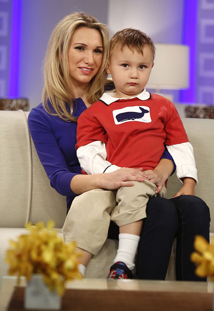 Jamie Grumet, son Aram Grumet appear on NBC News' "Today" show in support of breast-feeding until self-weaned | Photo: Getty Images