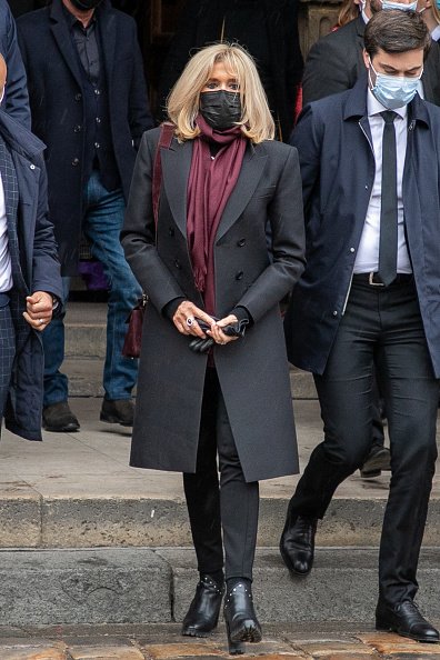 Brigitte Macron assiste aux funérailles de Juliette Greco à l'église Saint-Germain-des-Prés. |Photo : Getty Images