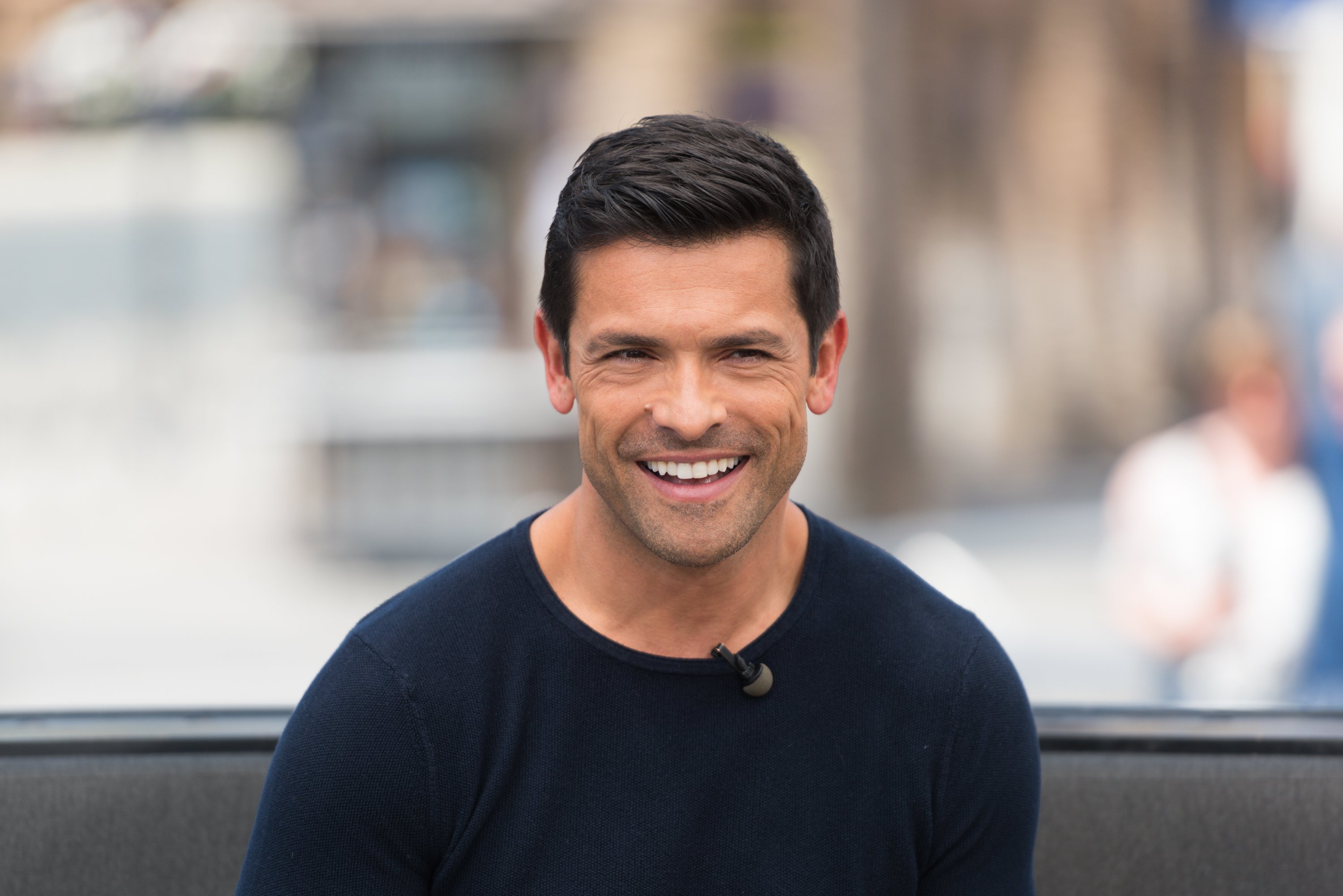 Mark Consuelos visits "Extra" at Universal Studios Hollywood on May 24, 2017, in Universal City, California. | Source: Getty Images.