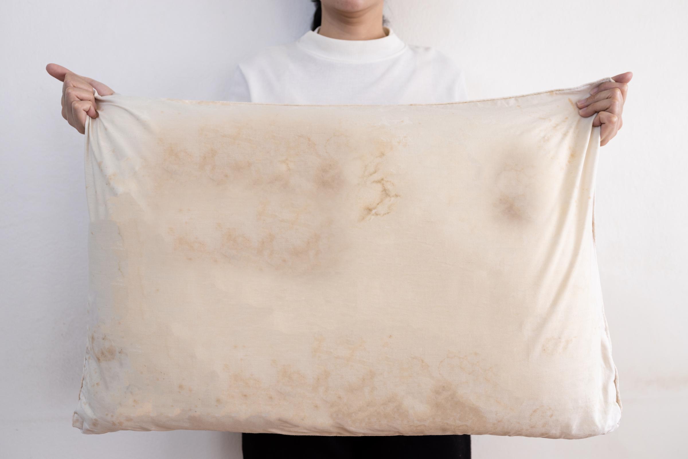 A stained pillow | Source: Pexels