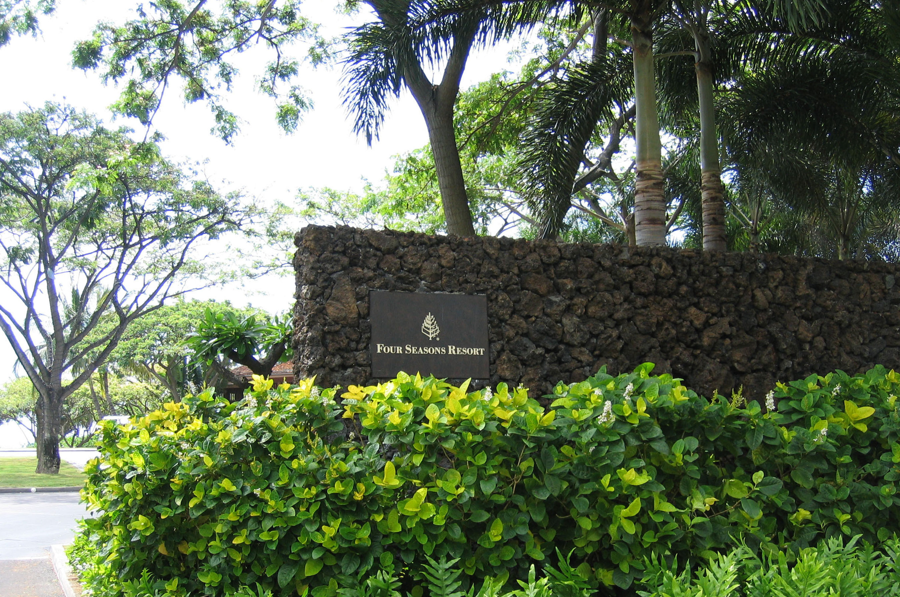 An exterior view of the Four Season Resort Hualalai entrance on June 22, 2006, in Kona, Hawaii | Source: Getty Images