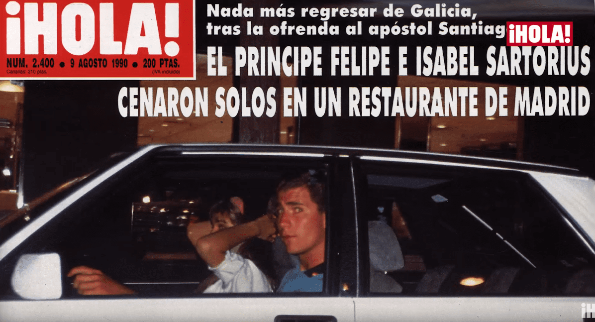 Felipe VI e Isabel Sartorius fueron fotografiados por la revista ¡Hola! en agosto de 1990. | Foto: YouTube/¡HOLA!