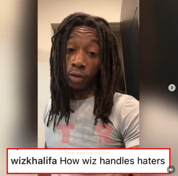 Wiz Khalifa addressed criticism over his gym attire in a video dated April 8, 2022, telling "haters" how he deals with negativity. | Source: Instagram/theshaderoom