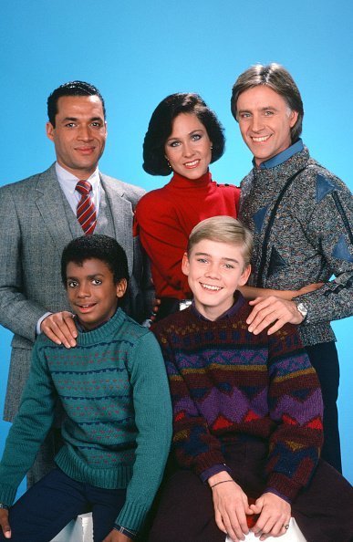 Alfonso Ribeiro as Alfonso Spears, Ricky Shroder as Ricky Stratton, Franklyn Seales as Dexter Stuffins, Erin Gray as Kate Summers Stratton, and Joel Higgins as Edward Stratton III from "Silver Spoons." | Photo: Getty Images