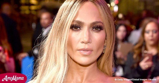 Jennifer Lopez's dazzling dress admired at VMA ceremony