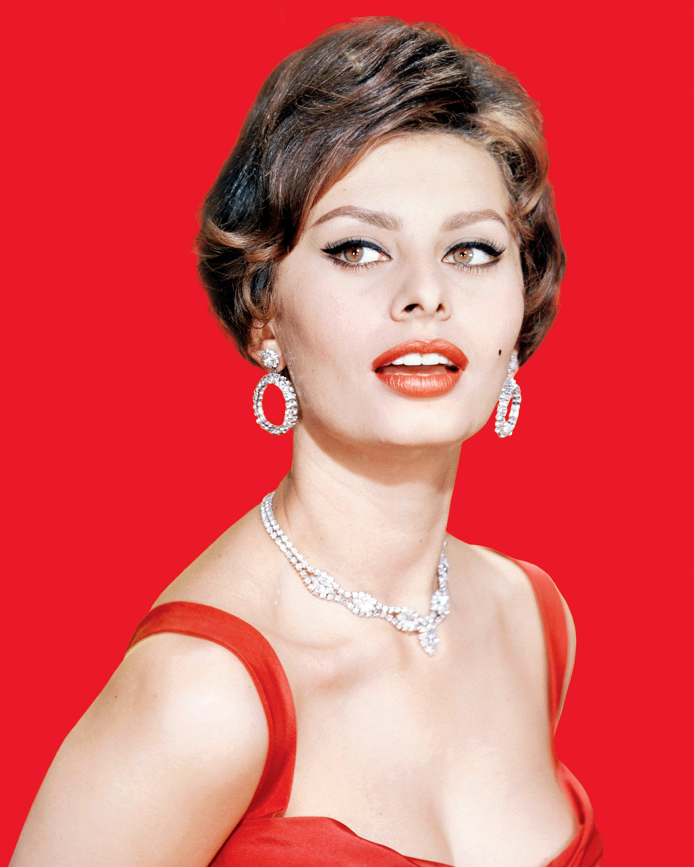 Portrait of Italian actress Sophia Loren, circa 1960 | Photo: Getty Images