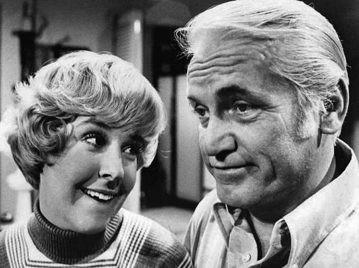 Georgia Engel and Ted Knight from "The Mary Tyler Moore Show." | Source: Wikimedia Commons