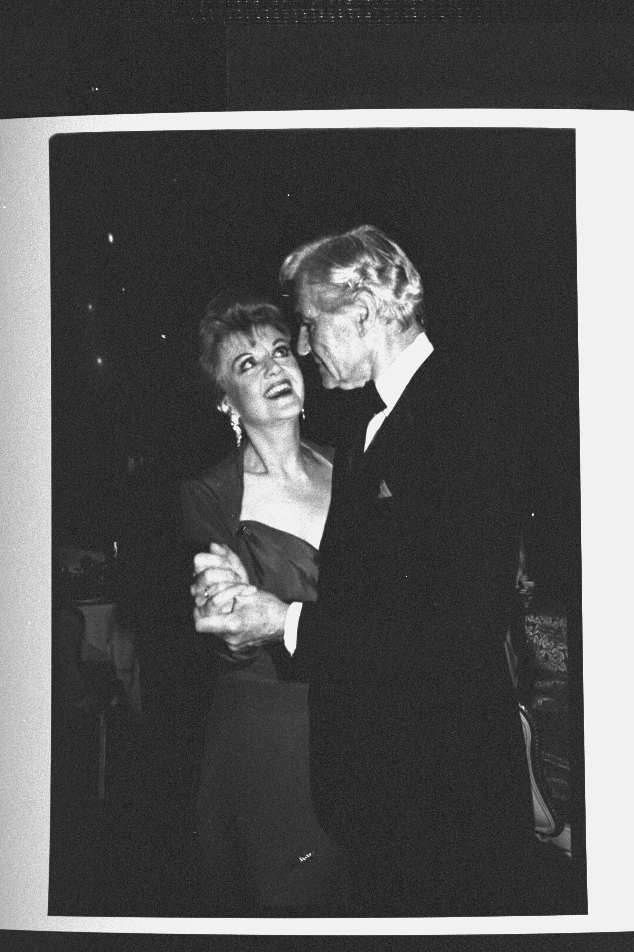 Actress Angela Lansbury dancing with her husband Peter Shaw the night of the 43rd Annual Tony Awards, on June 4 1989 | Source: Getty Images