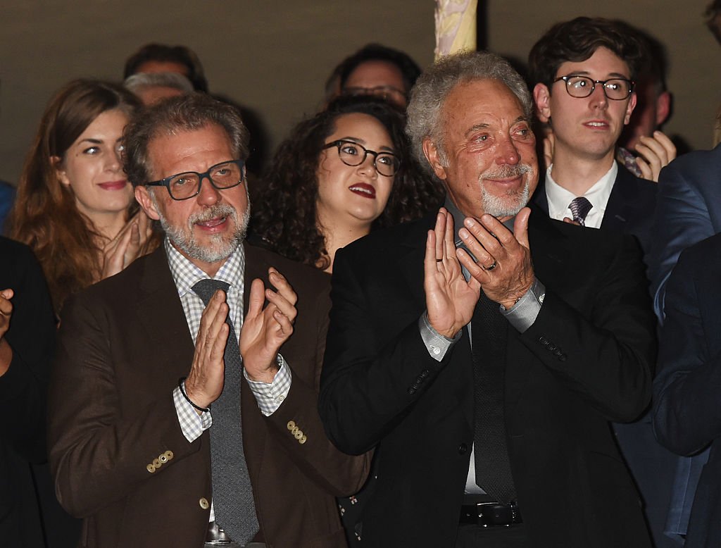 Tom Jones and son Mark Woodward (R) applaud Burt Bacharach at the curtain call during the press night performance of "Close To You: Bacharach Reimagined" at The Criterion Theatre on October 15, 2015 in London, England | Photo: Getty Images