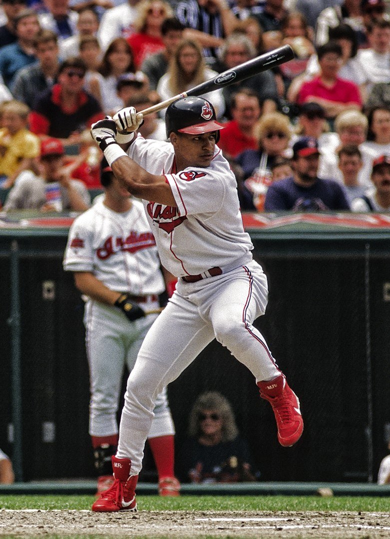  Manny Ramirez bats in a game of the California Angels against the Cleveland Indians on June 8, 1996 | Photo: Wikimedia Commons Images