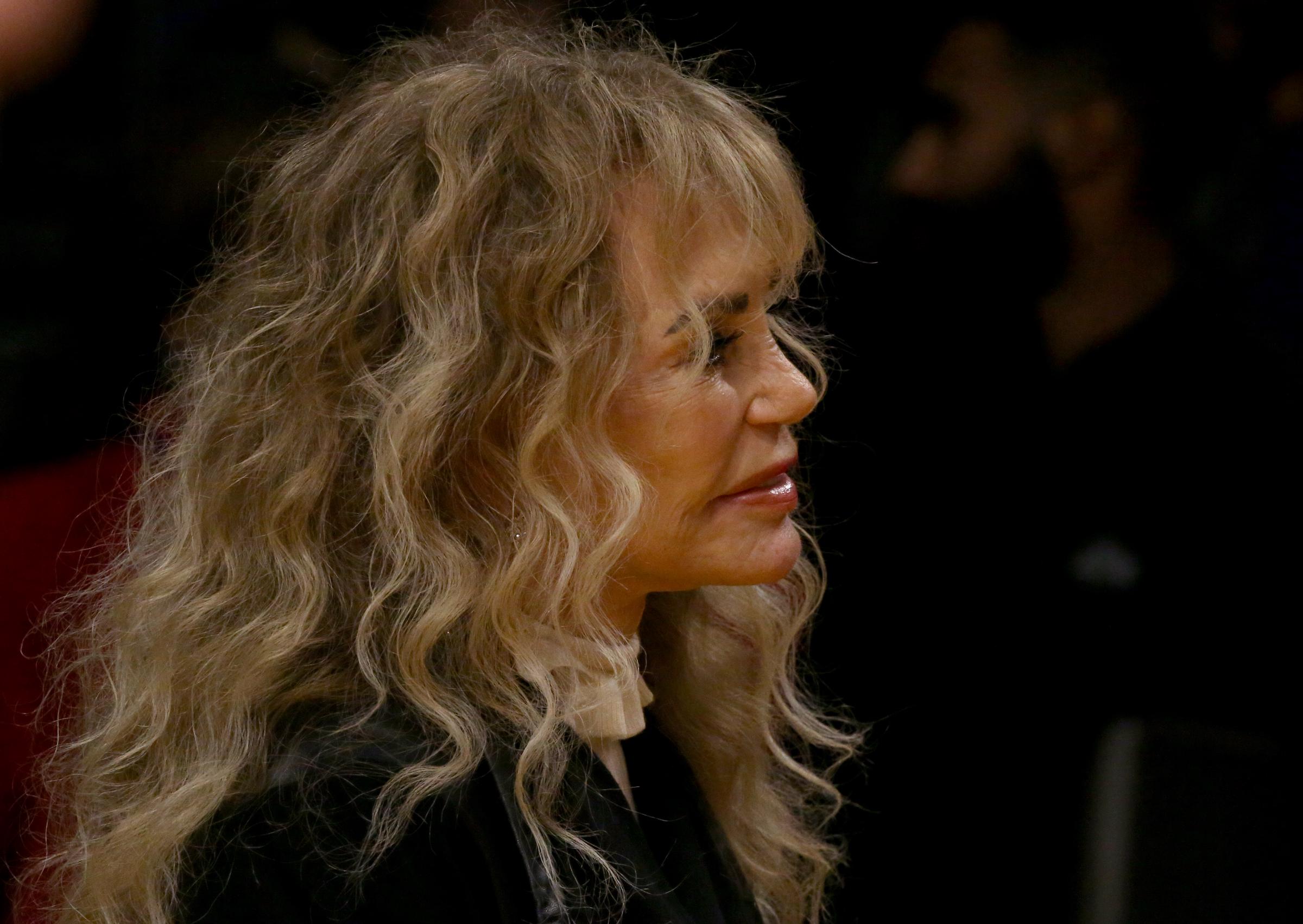 The actress seen watching a Lakers-Grizzlies game on January 5, 2024 | Source: Getty Images