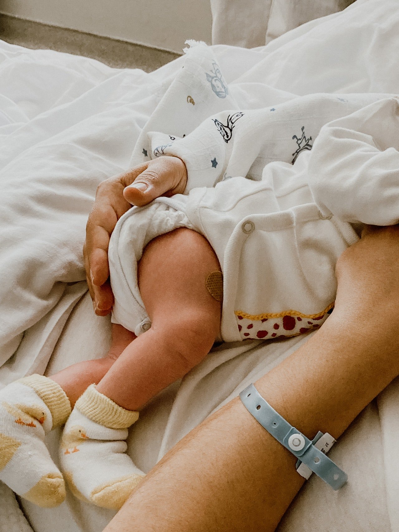 She gave birth and loved him, but they took him away. | Source: Pexels