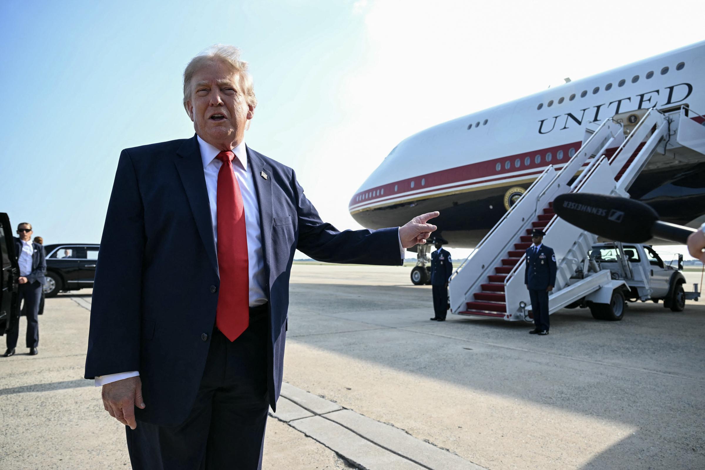 Trump had originally arrived in Turkey aboard the newer Boeing 747-8 donated by Qatar, but said he would leave on the older jet "for old time’s sake." That seemingly casual decision later became part of a much more elaborate security story. | Source: Getty Images