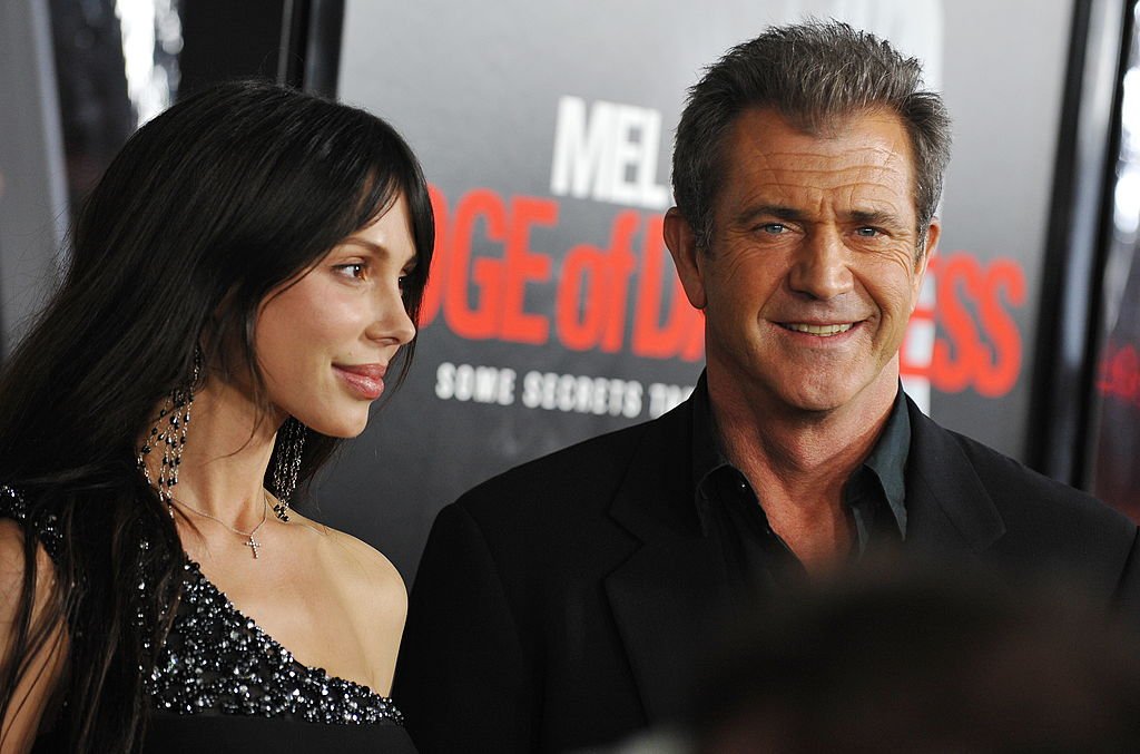 Mel Gibson and Oksana Grigorieva at the premiere of "Edge of Darkness" on January 26, 2010  | Photo: Getty Images
