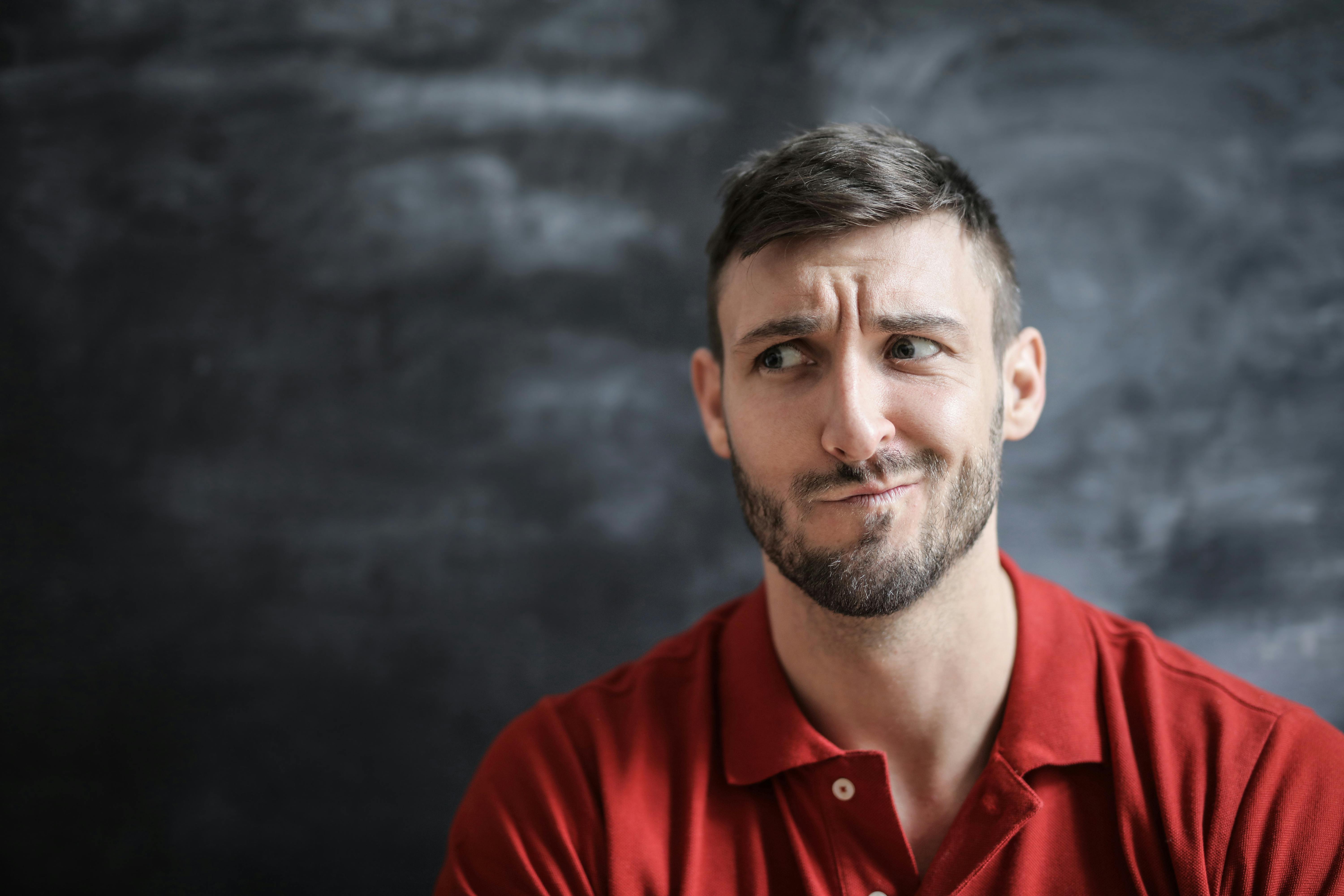 A confused and skeptical man | Source: Pexels