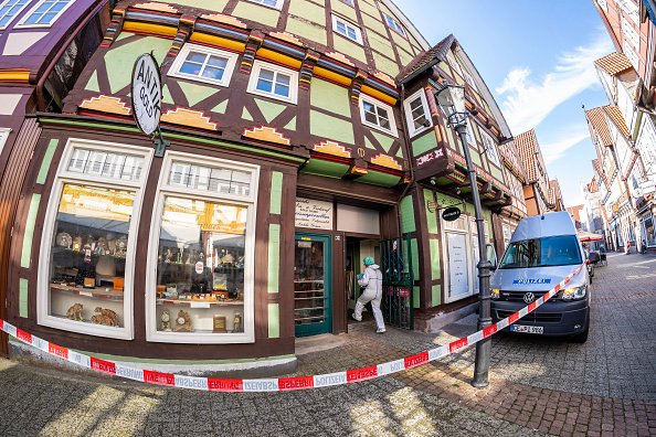 Außenfassade des Juweliergeschäfts, Celle, Niedersachsen | Quelle: Getty Images Außenfassade des Juweliergeschäfts, Celle, Niedersachsen | Quelle: Getty Images