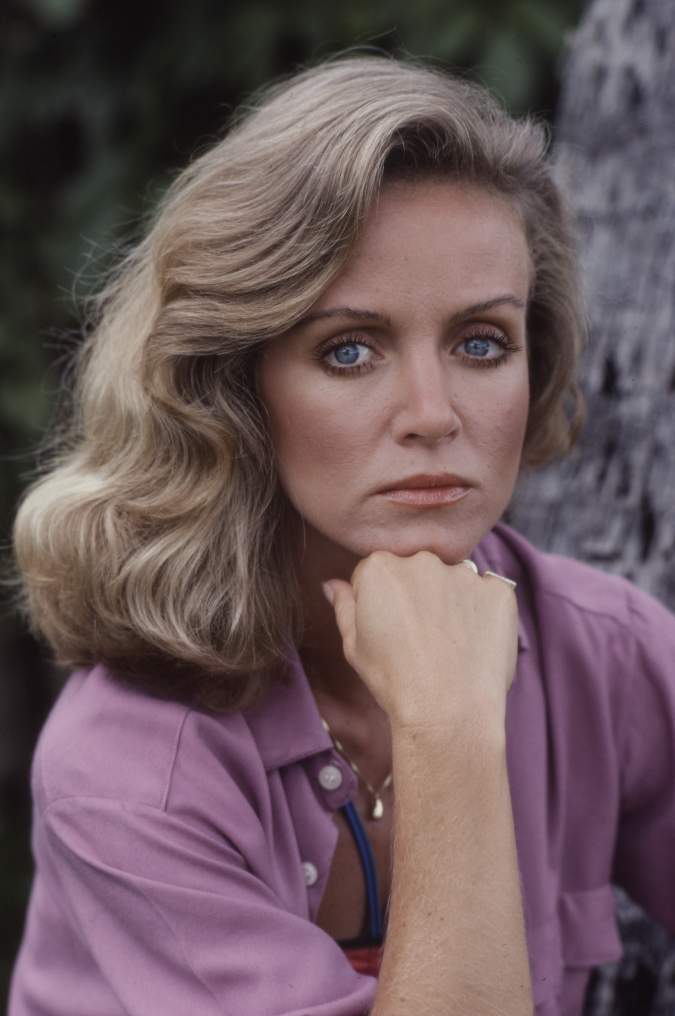 Donna Mills' photo for the film "Waikiki" in Kailua in 1980 | Source: Getty Images