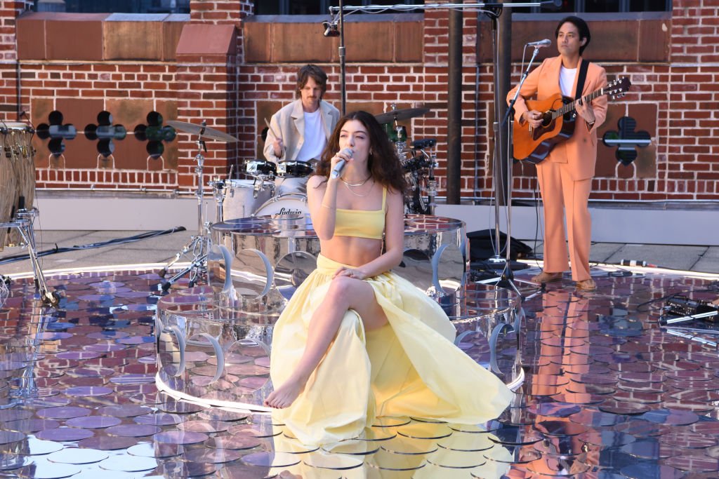 Lorde performing as a musical guest on The Late Show with Stephen Colbert, July 2021 | Source: Getty Images
