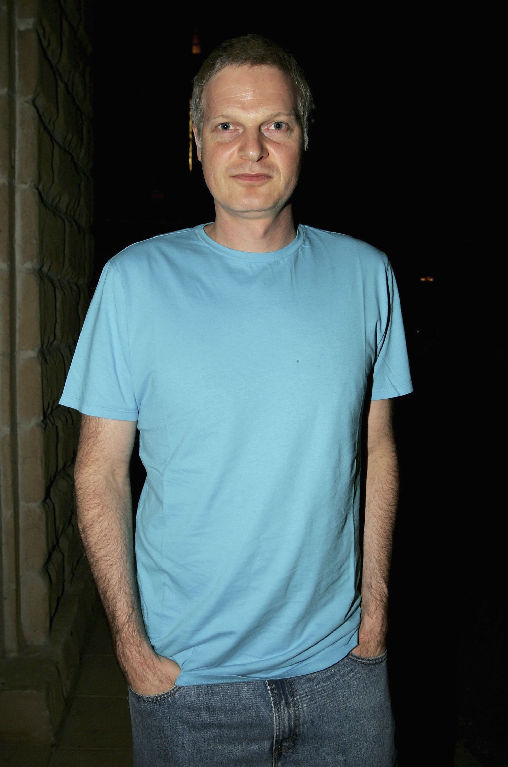 Steve Bing poses for a photo at The Madinat Jumeirah on December 11, 2005, in Dubai, United Arab Emirates. | Source: Getty Images.