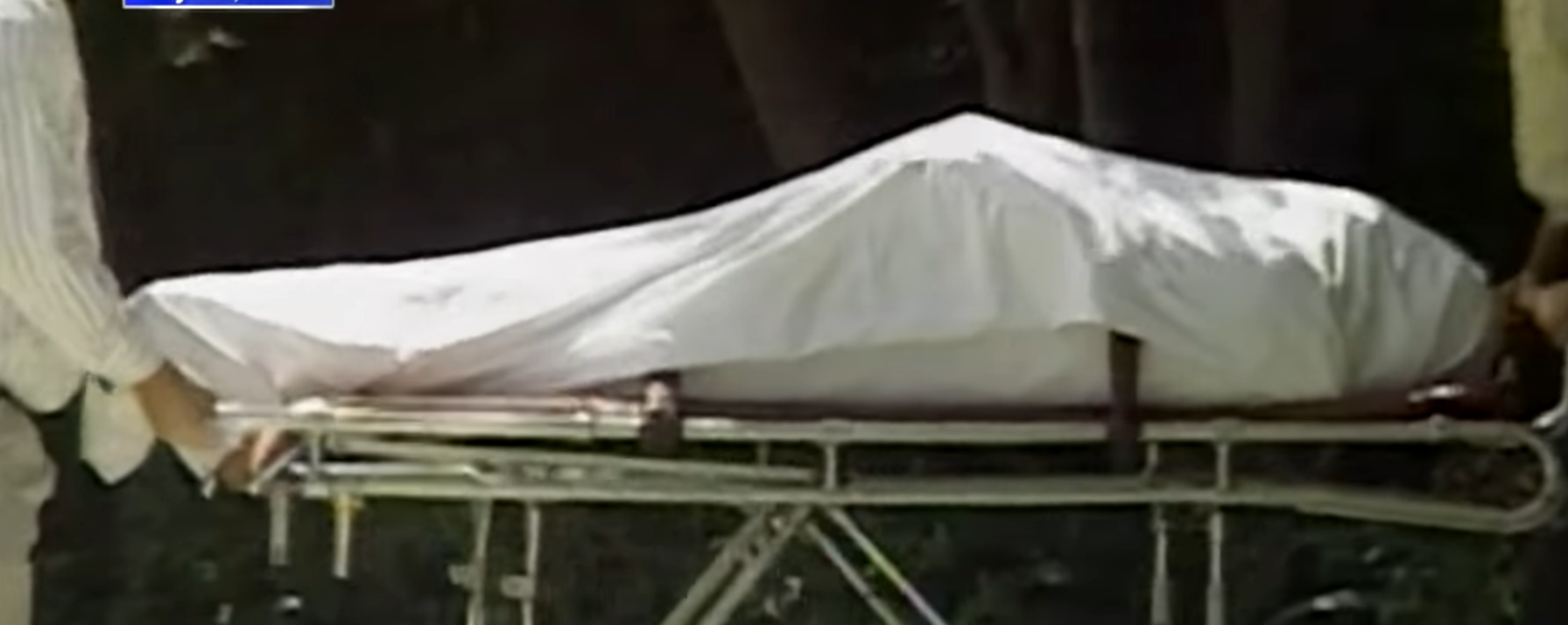 Phil Hartman's body being removed in Los Angeles, 1998 | Source: youtube.com/@InsideEdition