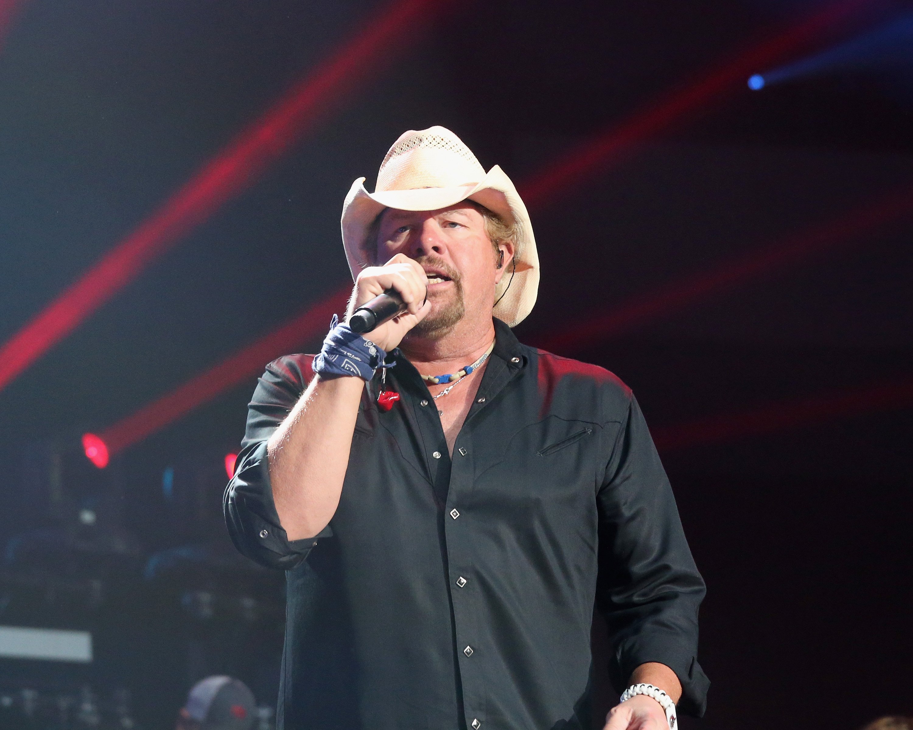 Toby Keith performs in a concert celebrating the tenth anniversary of the HEB Center on September 6, 2019, in Cedar Park, Texas. | Source: Getty Images