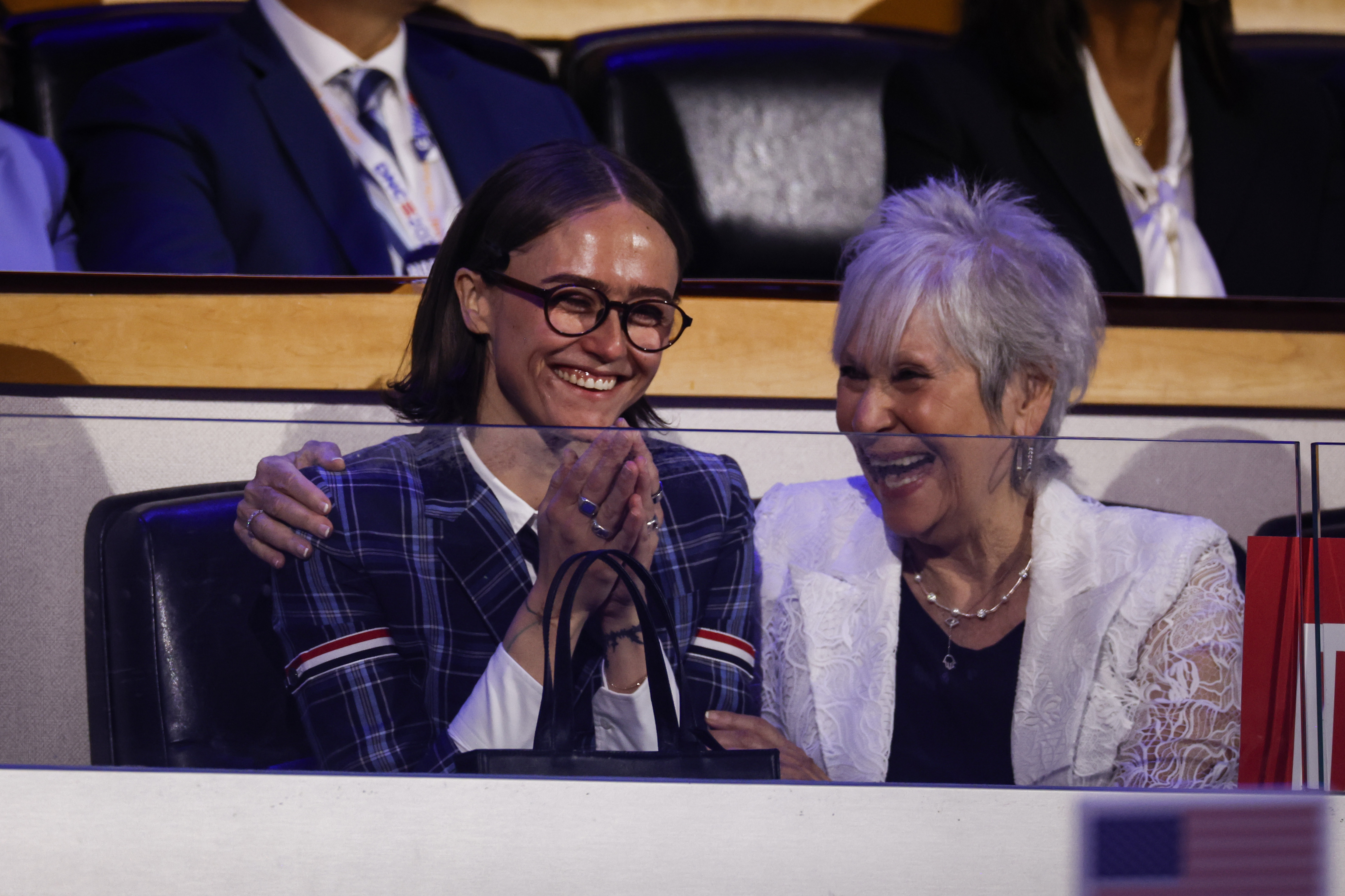 Ella Emhoff and an unidentified woman at the Democratic National Convention on August 20, 2024, in Chicago, Illinois. | Source: Getty Images