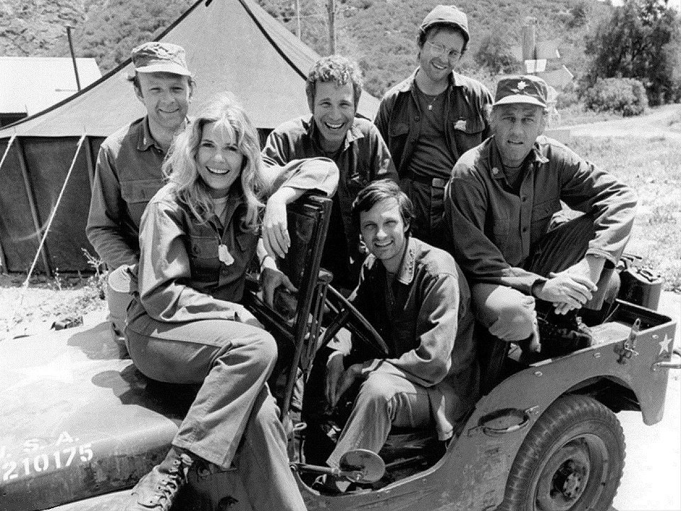 Publicity photo of the cast of M*A*S*H shot just prior to the production of Season 2, 1974 | Photo: Wikimedia Commons Images