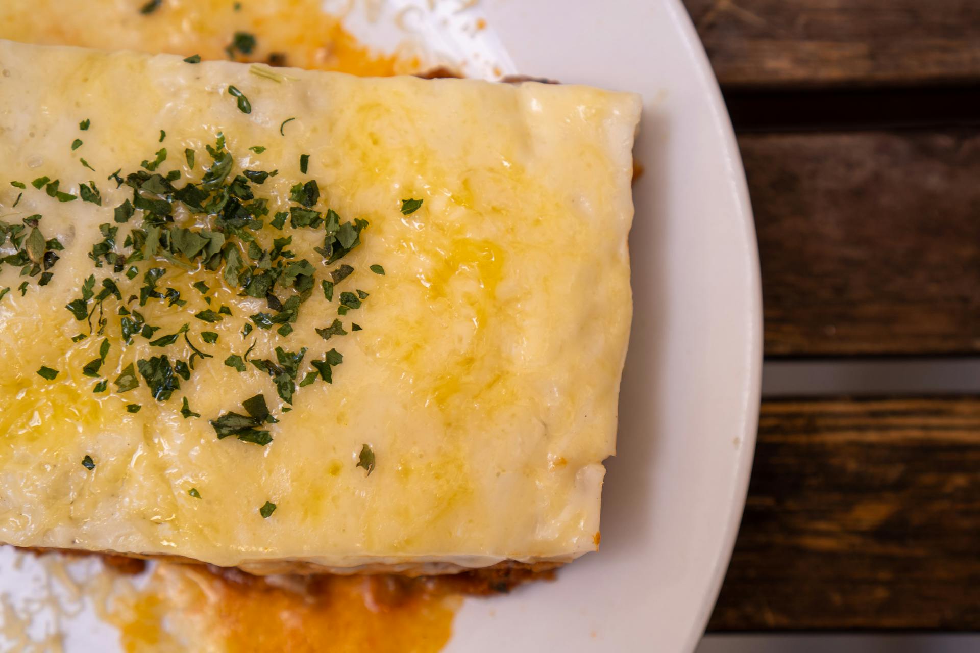 Lasagna on a serving plate | Source: Pexels