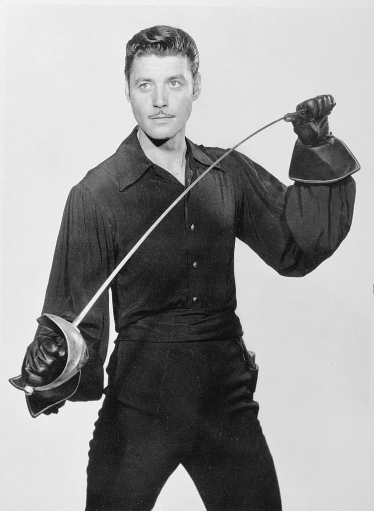 Guy Williams in a publicity picture for "Zorro" circa 1957 | Photo: Getty Images