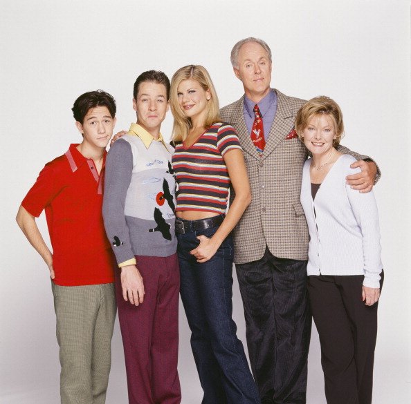 Main Casts of "3rd Rock from the Sun" : Joseph Gordon-Levitt, French Stewart, Kristen Johnston, John Lithgow, and Jane Curtin, undated image. | Photo: Getty Images