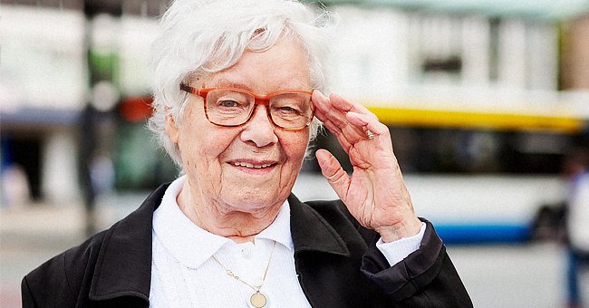 The soldier stopped the granny from crossing the bridge. | Photo: Shutterstock