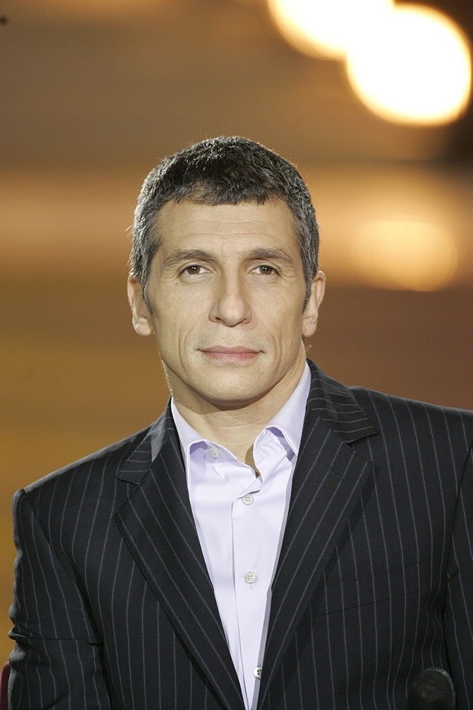 FRANCE - 02 DECEMBRE : Nagui au Téléthon 2005 au Grand Palais à Paris - le 2 décembre 2005, Paris, France. | Photo : Getty Images